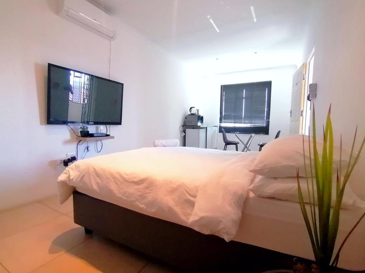 Cosmo Sleepover Roodepoort Eksteriør bilde