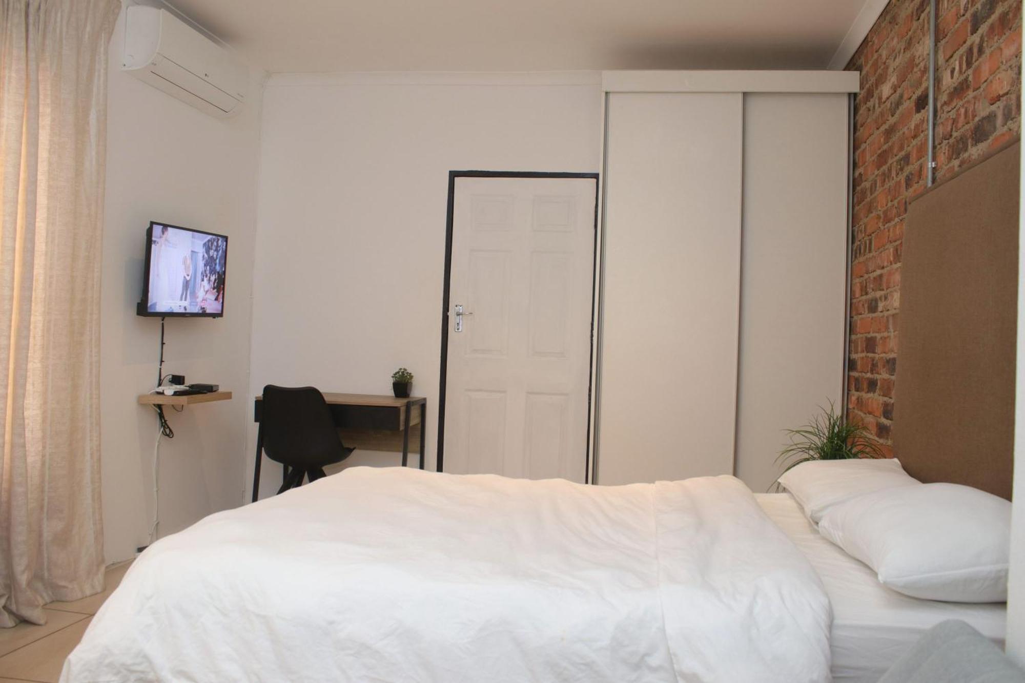 Cosmo Sleepover Roodepoort Eksteriør bilde