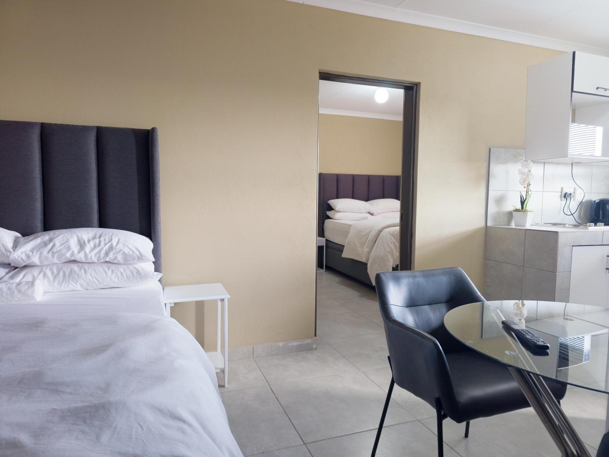 Cosmo Sleepover Roodepoort Eksteriør bilde